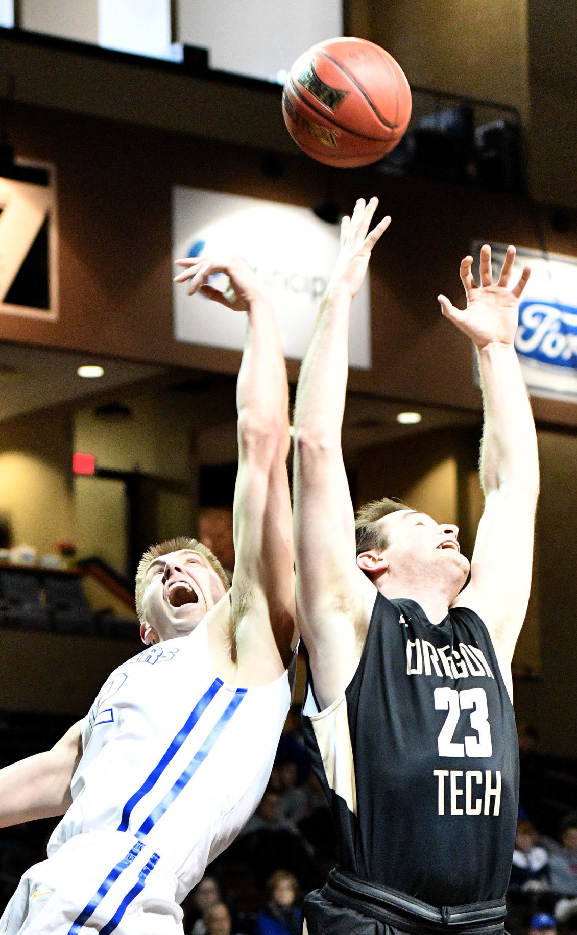 Briar Cliff vs Oregon Tech NAIA basketball